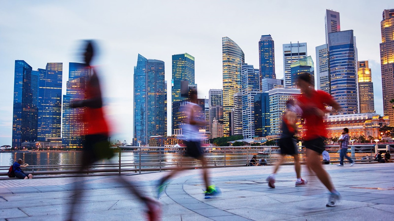 Runners with skyscrapers